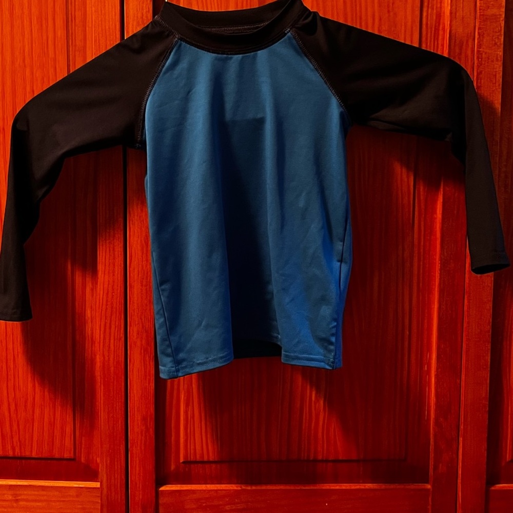 🌺2 for $25🌺 Columbia toddler RASHGUARD - Picture 3 of 12